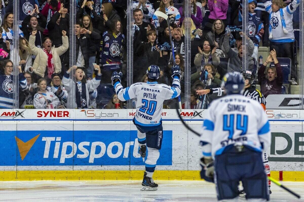 Gólová radost Jaromíra Pytlíka, foto: www.hcbilitygri.cz